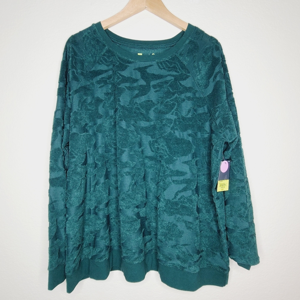 New! XERSION SWEATER